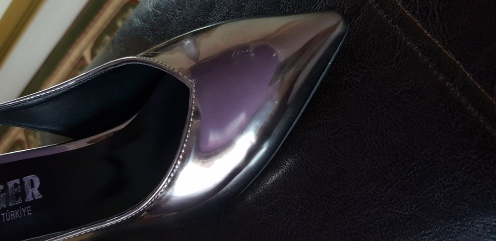 Босоножка новая киілмеген