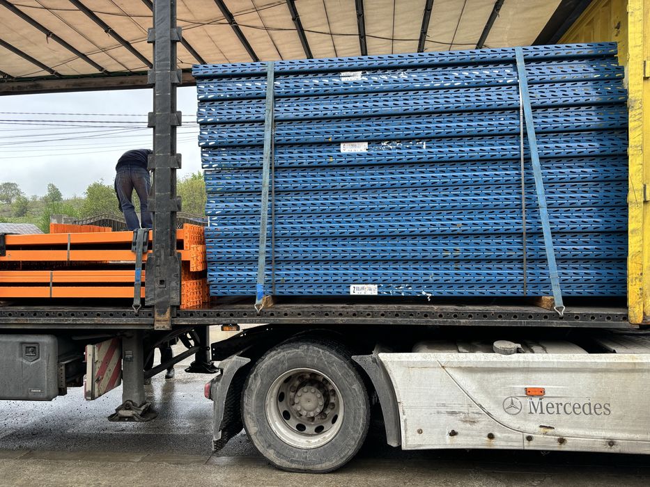 Rafturi metalice platforma