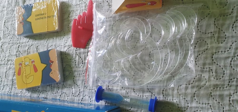 2 НЕРАЗОПАКОВАНИ котструктора и настолни игри