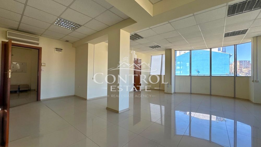 Офис в Велико Търново-Център площ 57 цена 88500