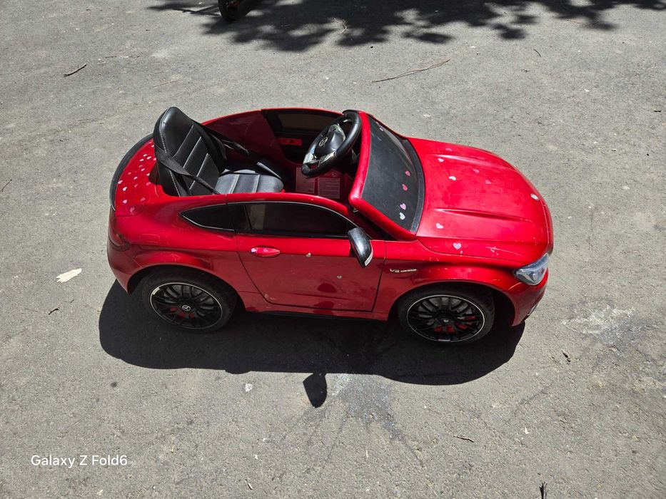 Детска електрическа кола с дистанционно