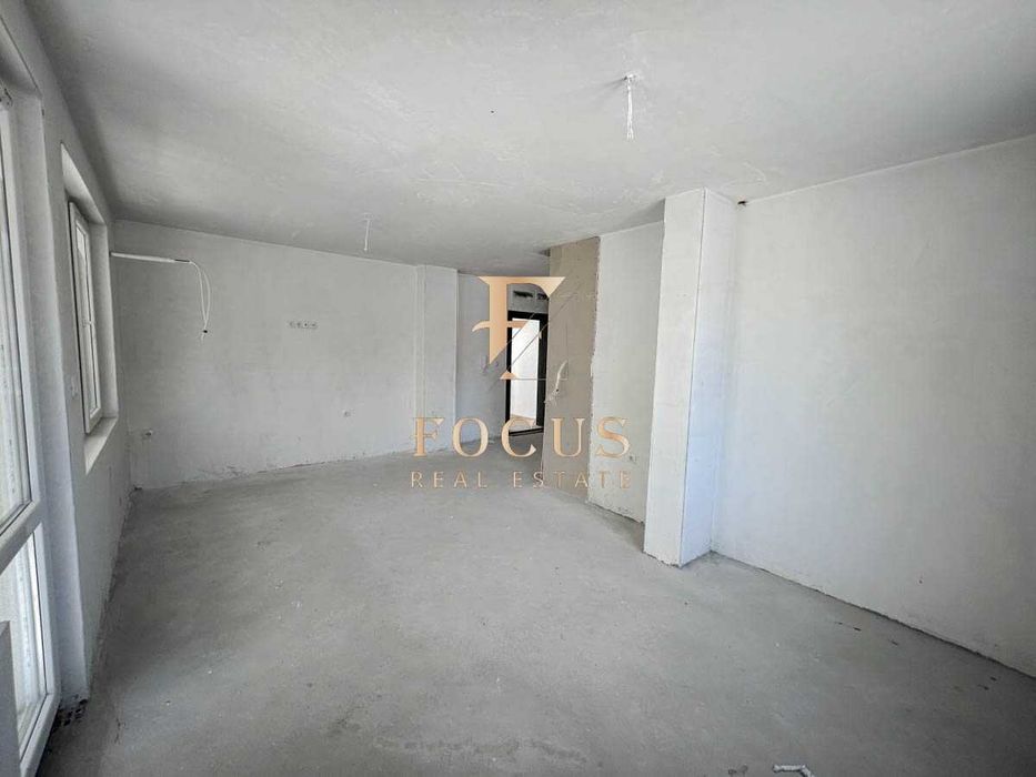 Продава се Тристаен апартамент в Пловдив, Христо Смирненски - 115 кв.м за 1044 €/кв.м - Снимка #1