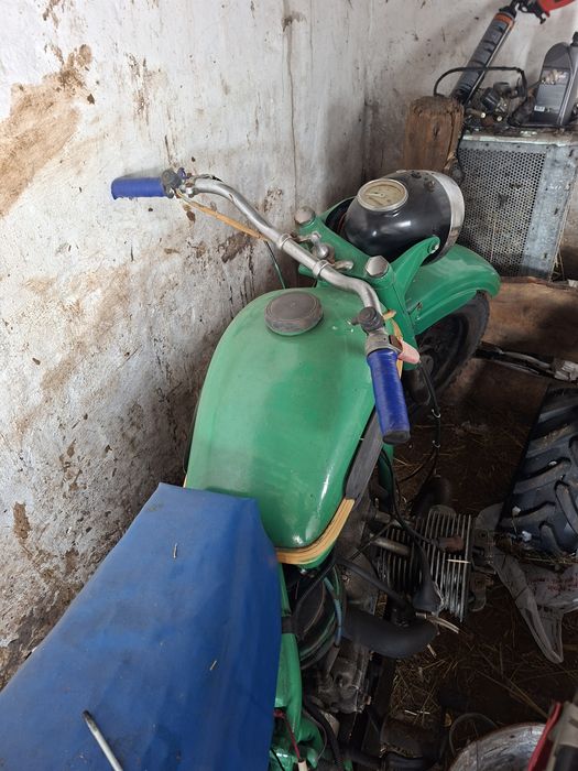 Продам мотоцикл Урал нерабочее состоянии