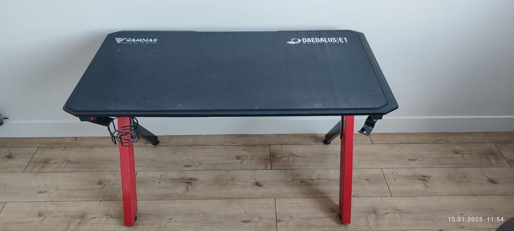 Продам компьютерный стол