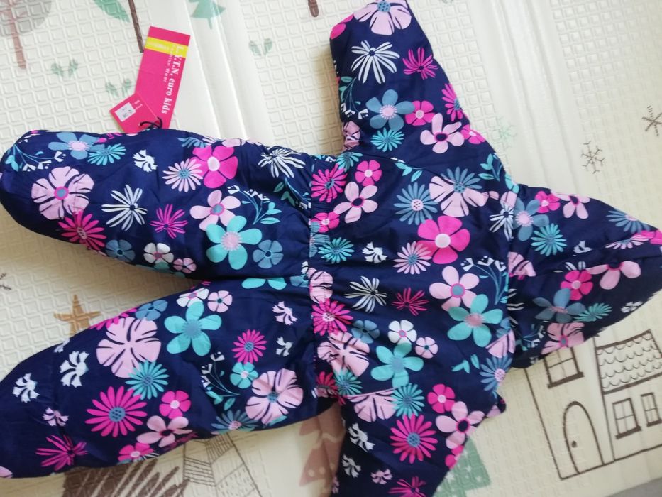 Бебешки космонавт отговаря на 3-6 м