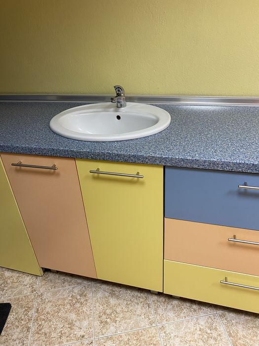 Модулна секция+плот с мивка +закачалка+масичка