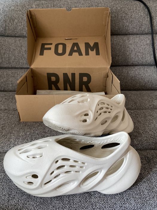 Yeezy FOAM RNR Sand