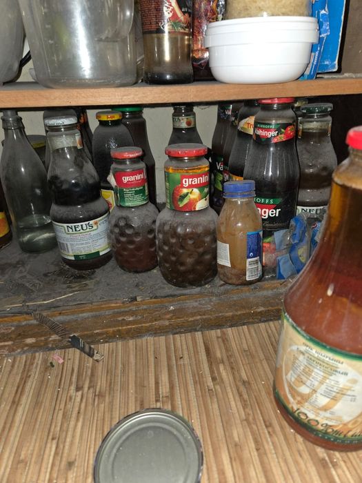 Соленья, консервы, просроченные. стеклотара