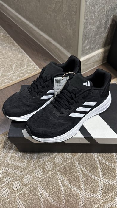 Женские адидас кроссовки