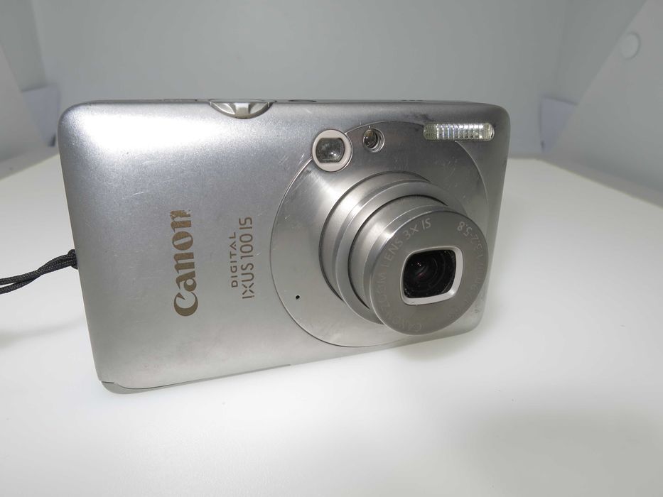 Canon Digital IXUS 100 ултра компактен фотоапарат камера, комплект