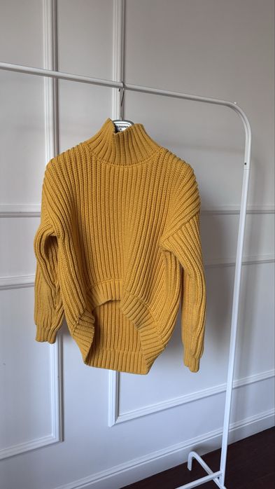 Желтый свитер ASOS