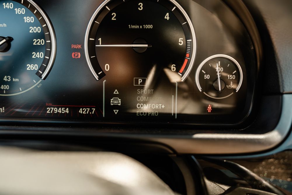 BMW  F11 2.0diesel 525 xDrive(218 CP) – Full Assist | Dotări de Top