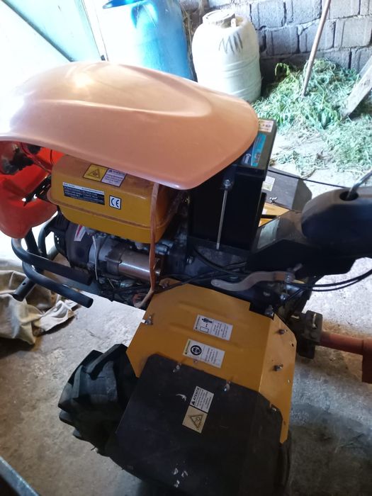 Motocultor Progarden 18 CP.benzină și remorcă Ruris 1 tonă.