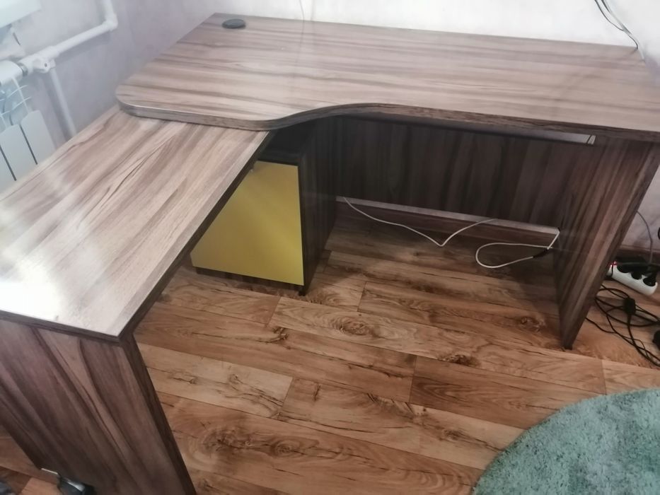 Продам парту и полку