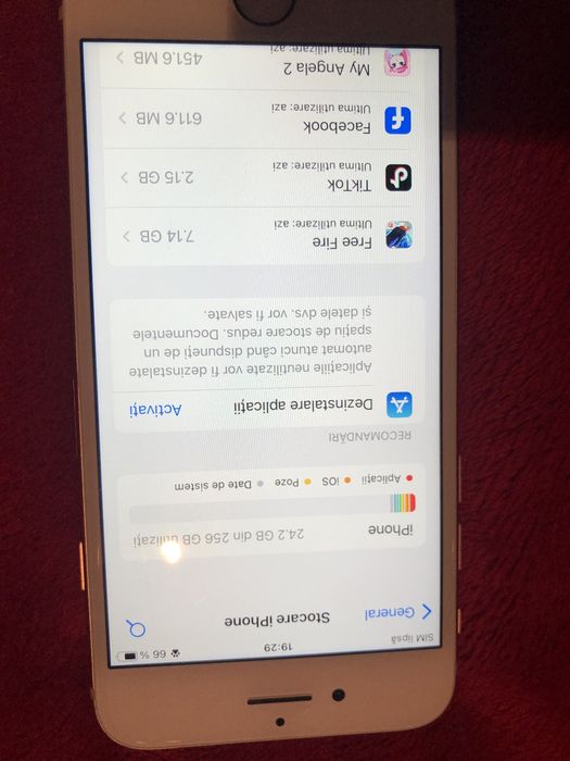Vand telefon apple 8 in stare foarte bună