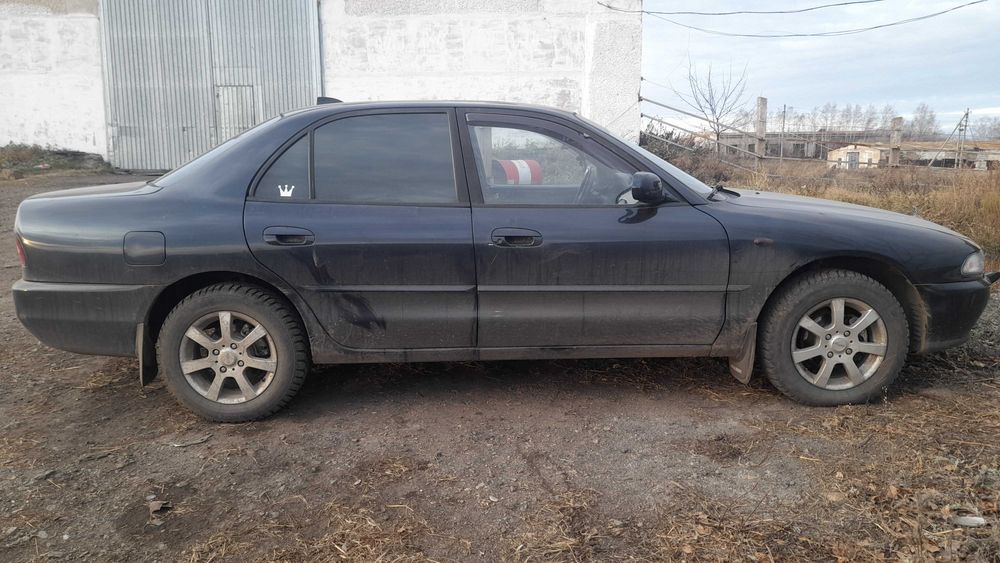 Мitsubishi galant E50 7поколения  1993г
