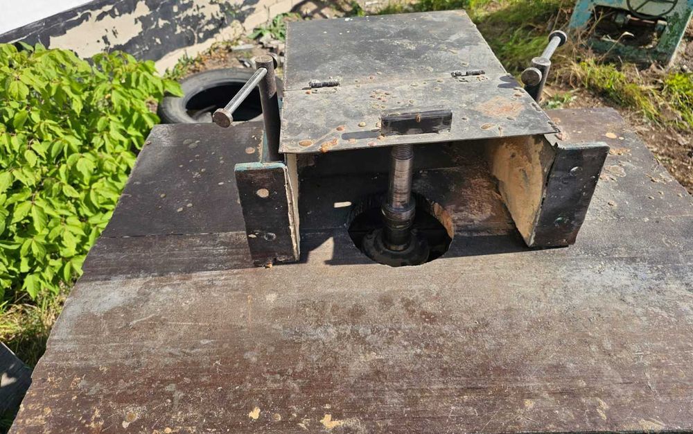 Продам фрезерный станок по дереву