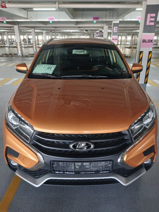 Lada x ray sotladi