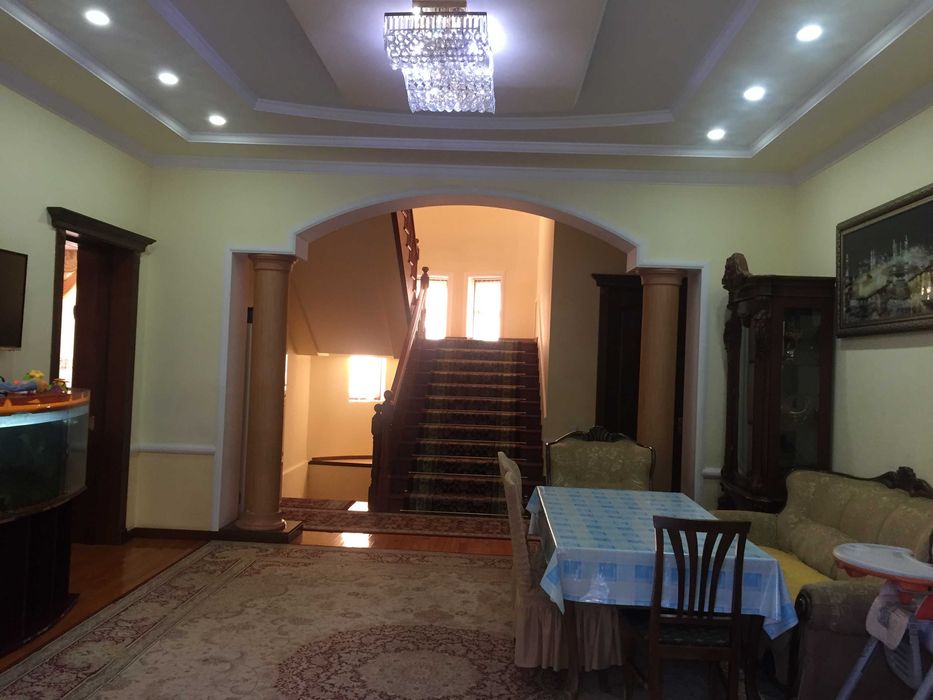 Дом  шайхантахур район Фаровон туйхона оркаси Узумзор махаллада