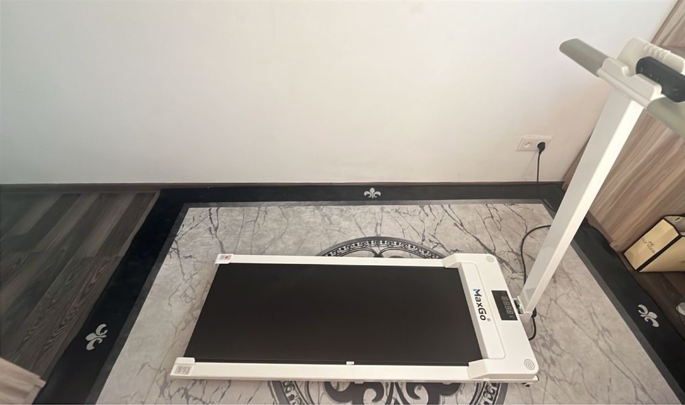 Продам беговую дорожку MaxGo-m50