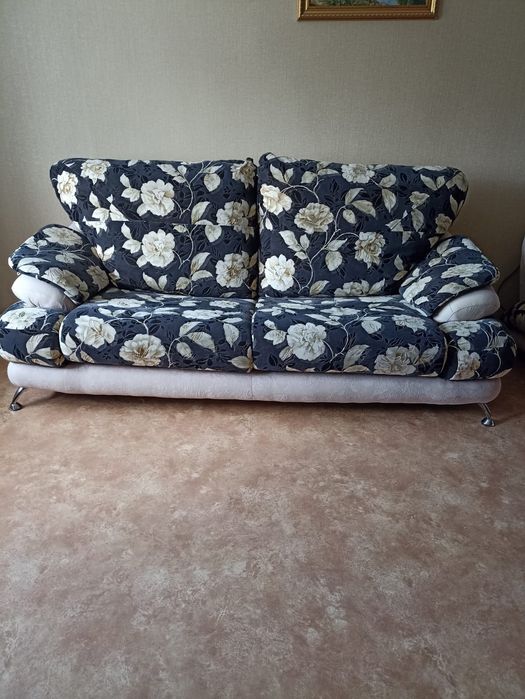 Продам диван с креслой
