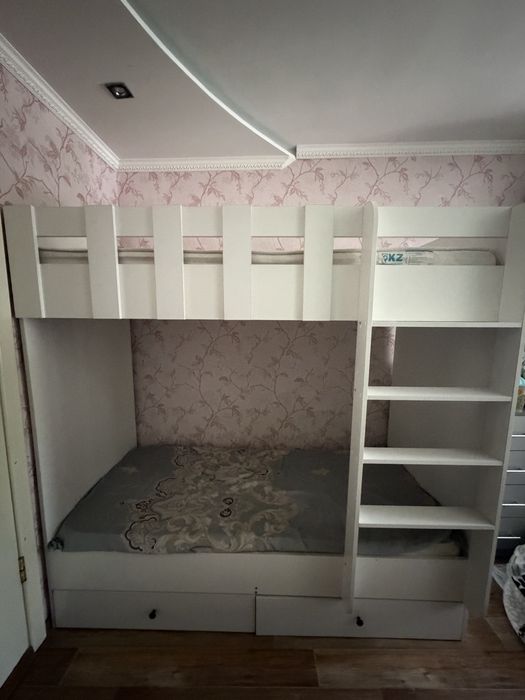 Продам двухъярусную кровать