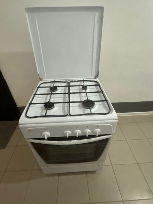 Продам газ плиту