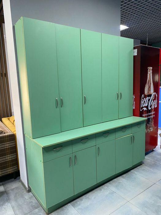 Продам  шкаф буфет