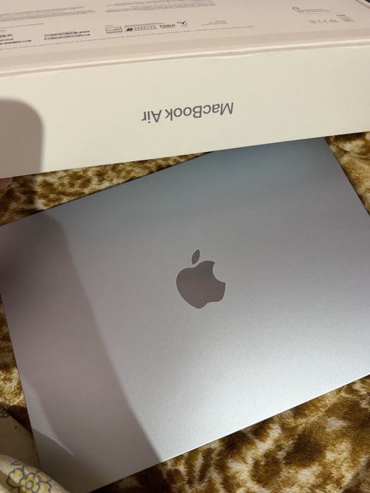Macbook Air 13-inch 256 gb