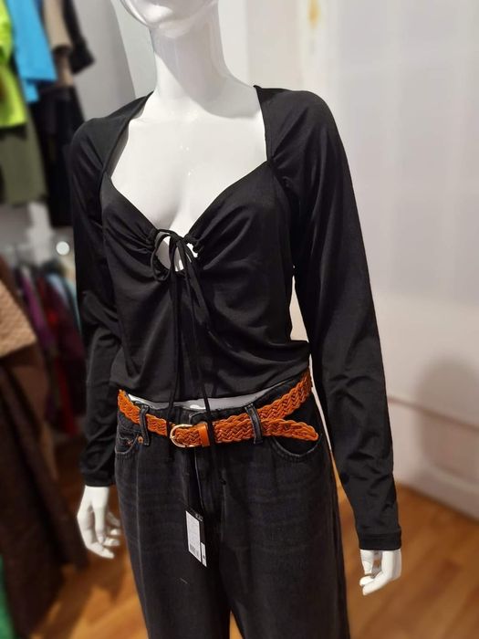 Vând haine noi cu eticheta