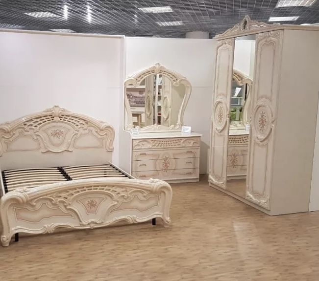 Спальный гарнитур