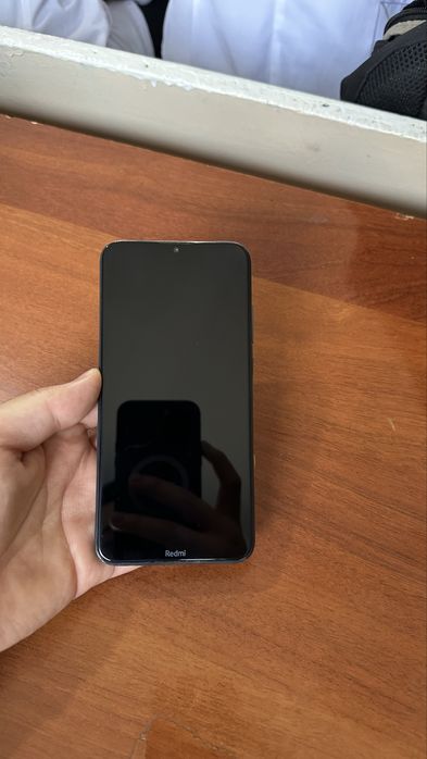 Redmi 8  32 GB.