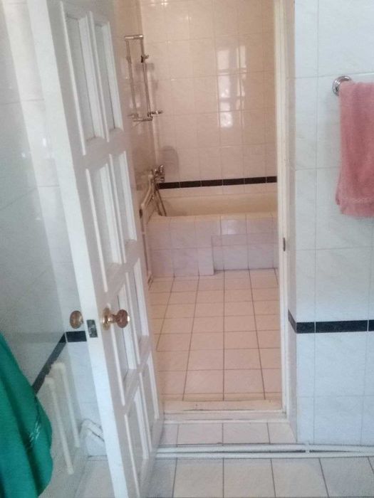 Срочна участко сотилади