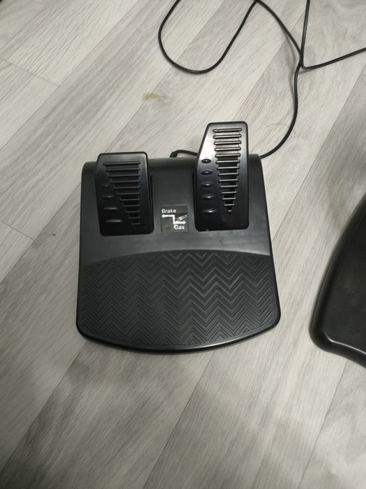 Игровой руль б/у