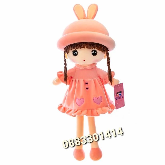 Плюшена Кукла с рокля и шапка заешки уши 40см