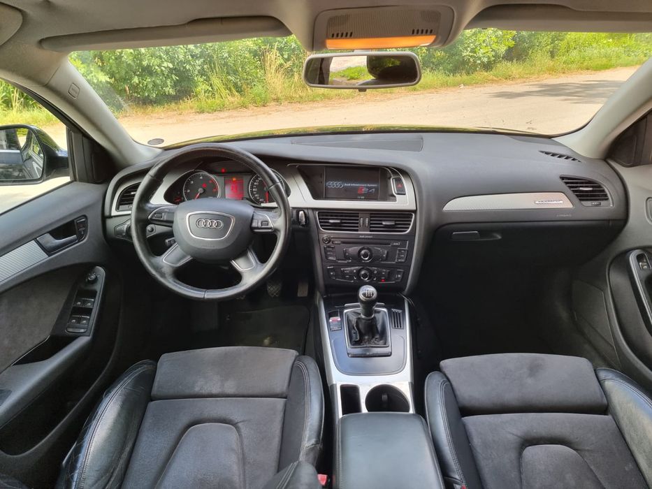 Audi A4 B8 S-Line 
INTERIOR PIELE/AL EURO 5  înmatriculat 2012  3️⃣9️⃣5️⃣0️⃣€
INTERIOR PIELE/ALCANTARA EURO 5  înmatriculat 2012  3️⃣9️⃣5️⃣0️⃣€