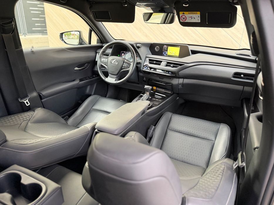 Lexus UX 250h Hybrid 2021