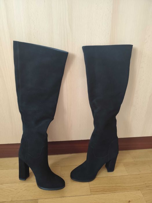Vand cizme noi imblanite marimea 36 foarte frumoase