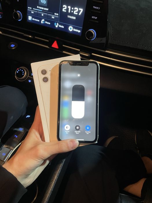 Продам Айфон 11 128gb
