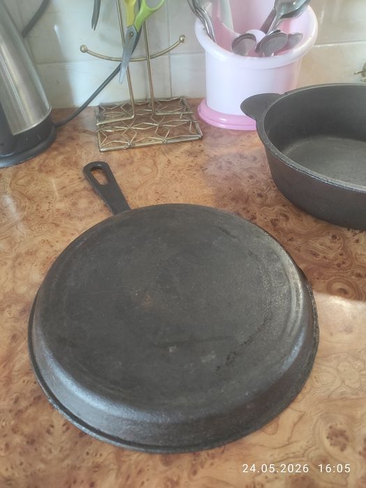 Продам чугунные сковородки СССР