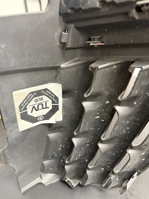 Предна решетка NISSAN J10 НИСАН J10