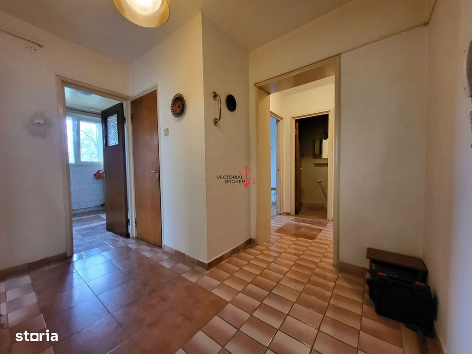 H-4 Camere  Fix Langa Metrou, Scoala Si Parc