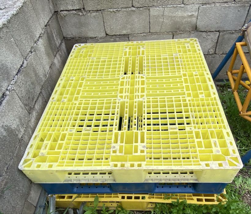 Поддон/ паллет пластиковый