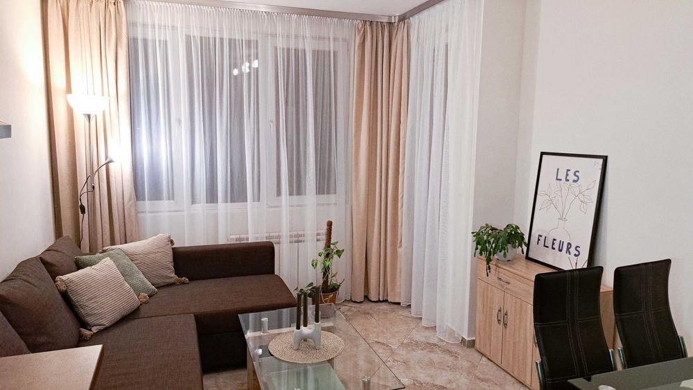 Дава се под наем Двустаен апартамент в София, Център - 55 кв.м за 846.6 € - Снимка #1