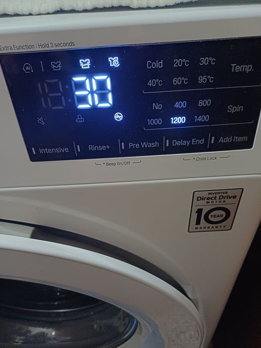 Продавам пералня LG 8кг