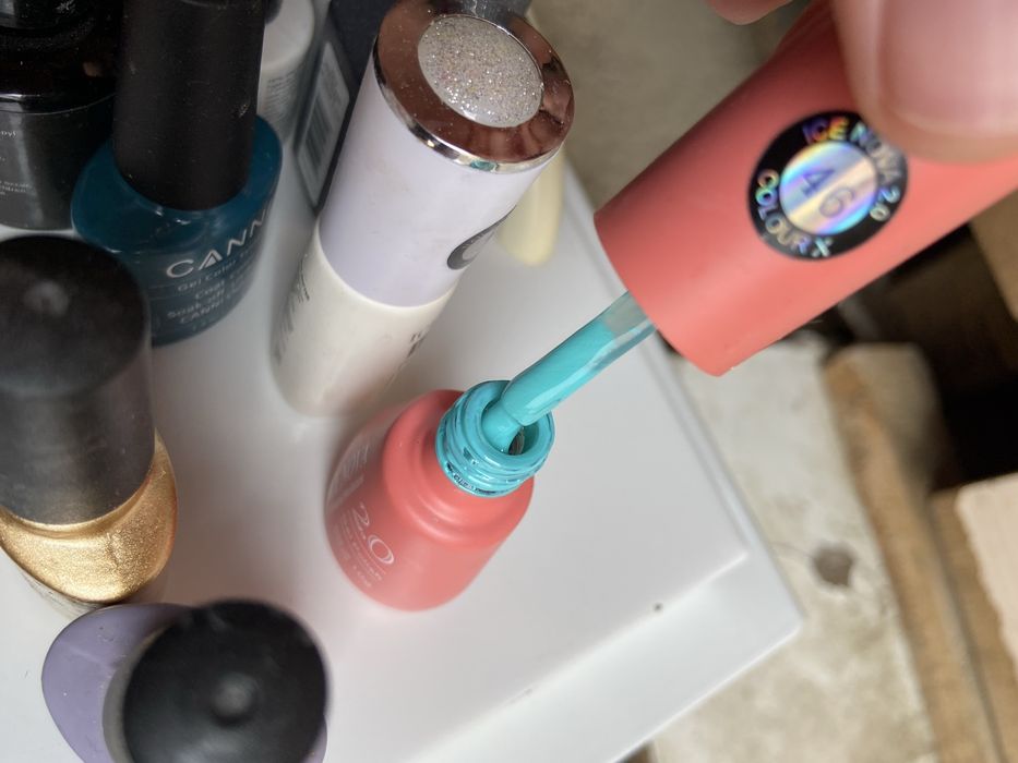 гелевые лаки продаются