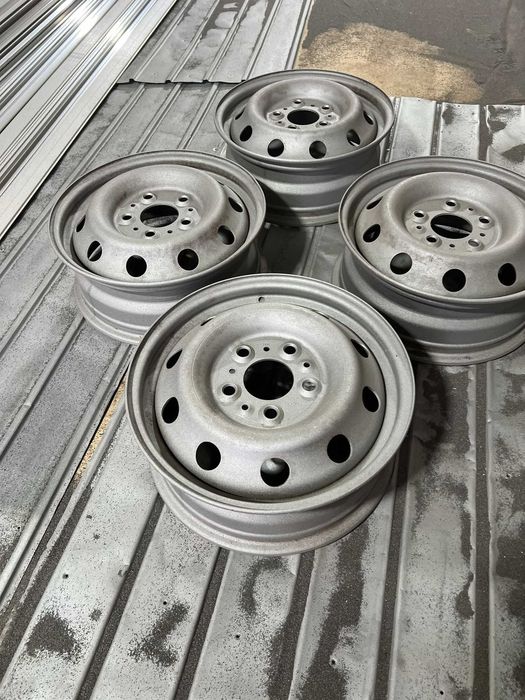 Curatam prin sablare repere metalice, pofile aluminiu, garduri, balustrazi, noi sau vechi, componente auto,