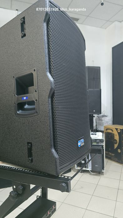 RCF E-MAX TT55 профессиональная колонка