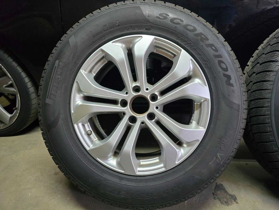 Гуми 4бр Pirelli 235/65/R17 с оригинални Джанти за Mercedes GLC