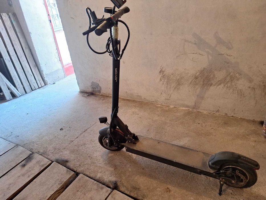 Продам электро самокат Joyor